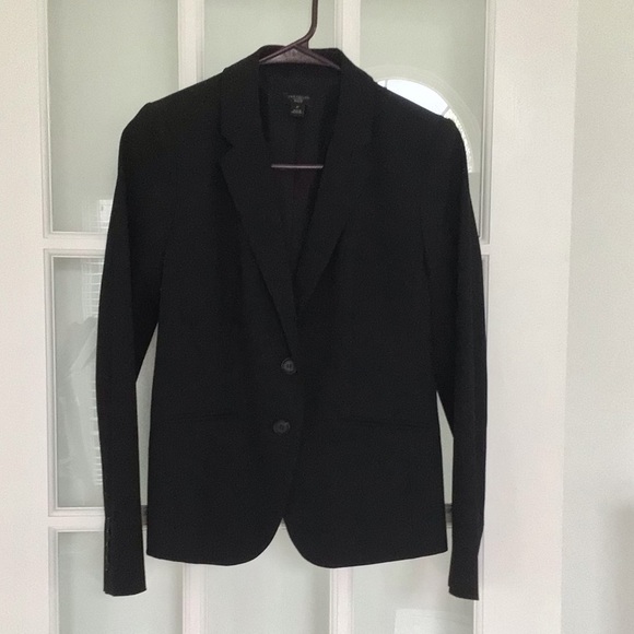 5/$20 Ann Taylor size 2P tailored 2-button blazer, lined. black. Worn once. - Picture 5 of 8
